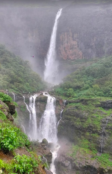 Nanemachi waterfall